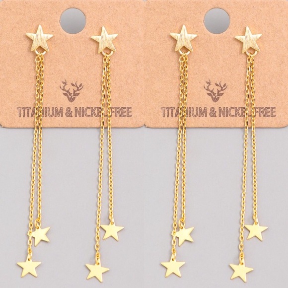 ❗️One Left❗️NWT Dangling Star Earrings - Picture 2 of 2